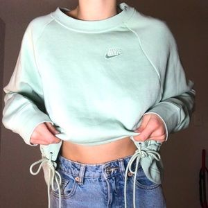 Nike pull over